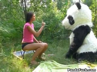 Seks wideo w the woods z za ogromny zabawka panda
